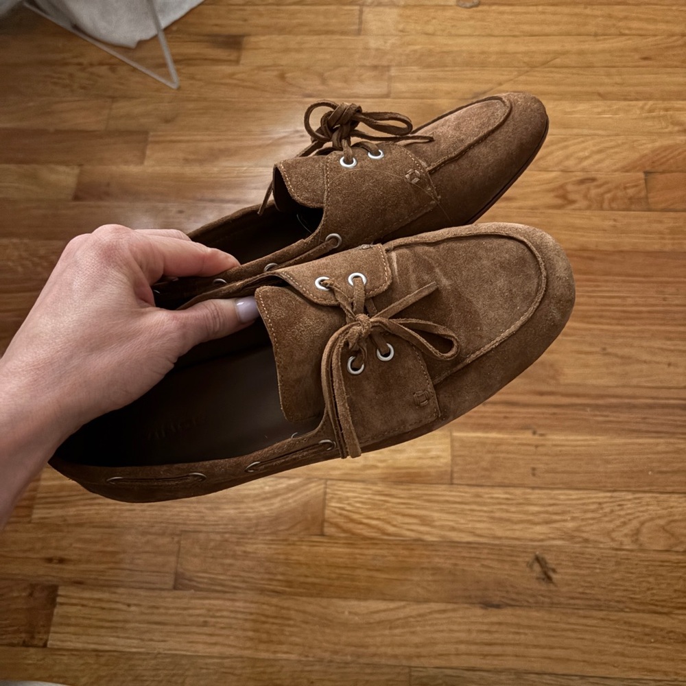Vince Brown Flats with Classic Design